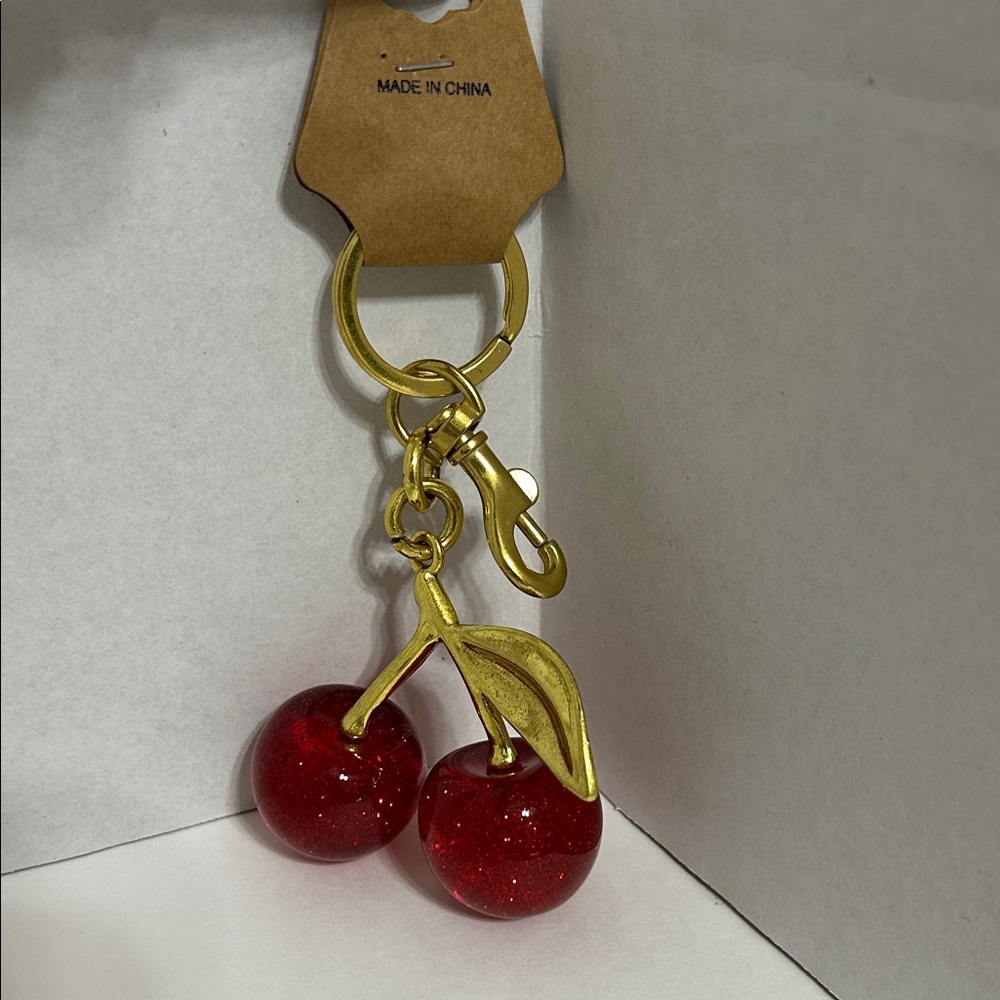 Fashion Jewelry Red Cherry Keychain with Gold Details